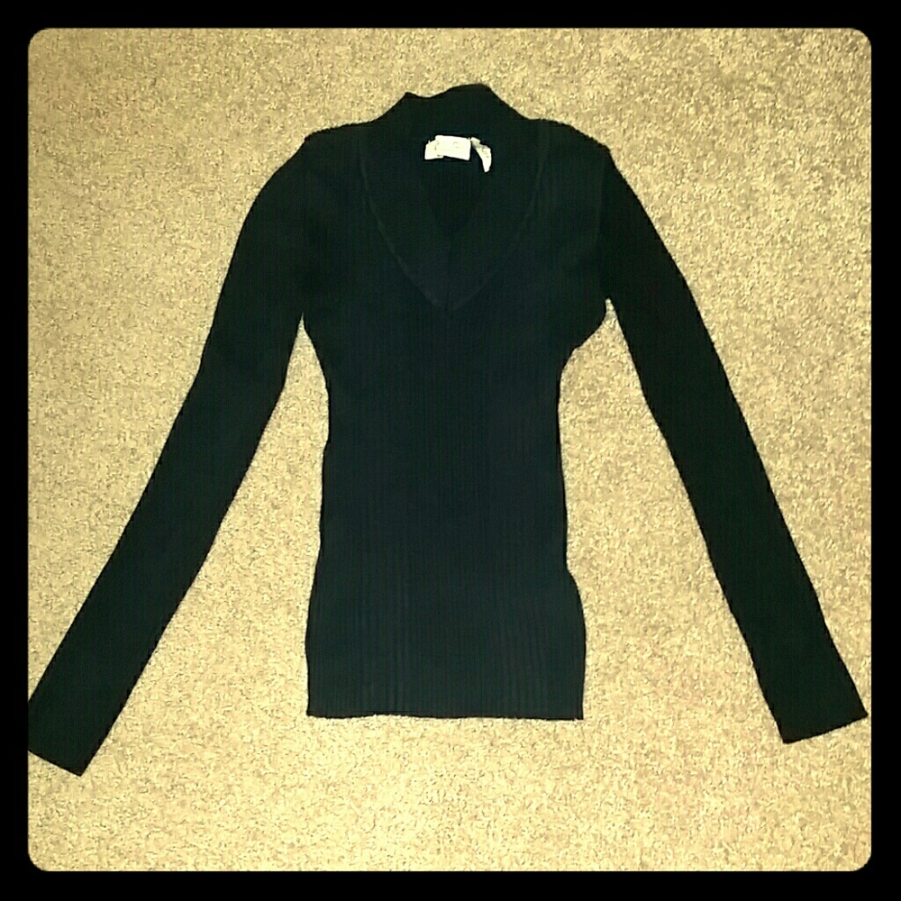 Black Ribbed V-neck Sweater. Size XXS